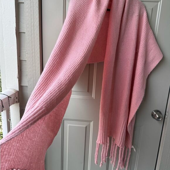 Free People Jaden Chunky Ribbed Fringe Blanket Scarf Baby Pink One Size - Picture 2 of 9
